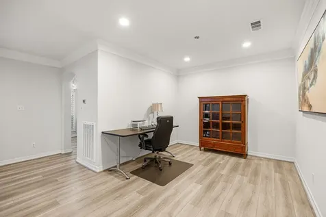 4757 W Alabama Street Houston TX 77027