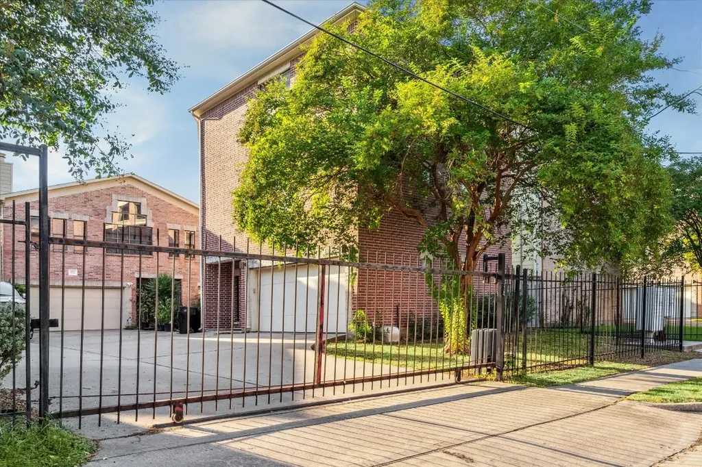 9710 Riddlewood Lane Houston TX 77025