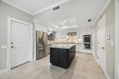 80 Sugarberry Circle Houston TX 77024