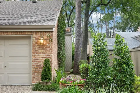 80 Sugarberry Circle Houston TX 77024