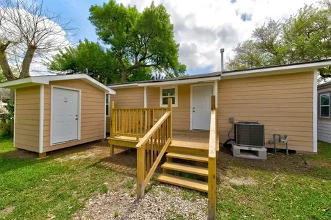 100 18th Avenue N Texas City TX 77590