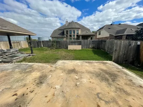 9415 Emerald Lakes Drive Rosharon TX 77583