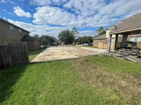 9415 Emerald Lakes Drive Rosharon TX 77583