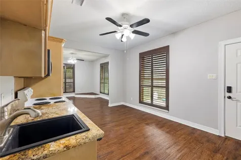704 Heritage Oaks Drive Angleton TX 77515