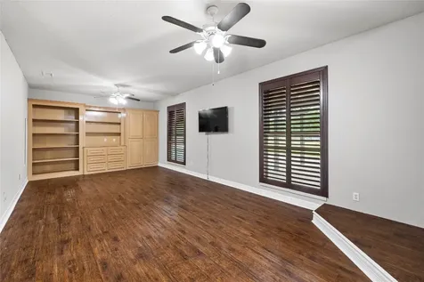 704 Heritage Oaks Drive Angleton TX 77515
