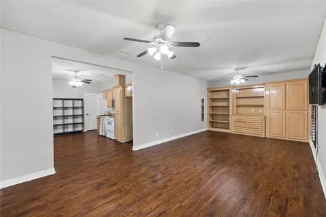 704 Heritage Oaks Drive Angleton TX 77515