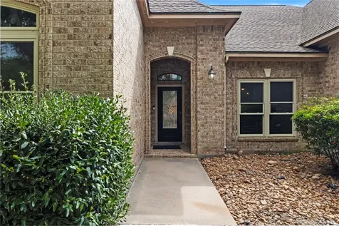 704 Heritage Oaks Drive Angleton TX 77515