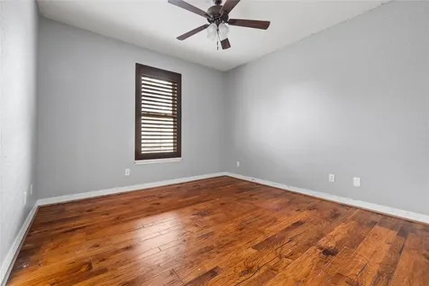 704 Heritage Oaks Drive Angleton TX 77515