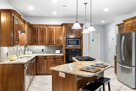 704 Heritage Oaks Drive Angleton TX 77515