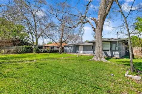 6022 Lyndhurst Drive Houston TX 77033