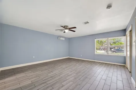 6022 Lyndhurst Drive Houston TX 77033