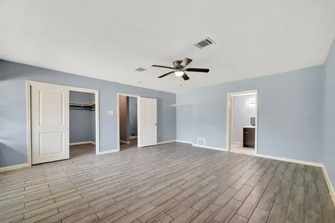 6022 Lyndhurst Drive Houston TX 77033