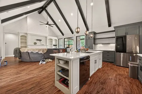 122 Whites Lake Estates Drive Highlands TX 77562