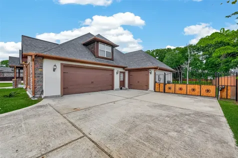 122 Whites Lake Estates Drive Highlands TX 77562
