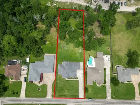 122 Whites Lake Estates Drive Highlands TX 77562