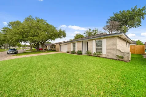 9903 Robin Street La Porte TX 77571