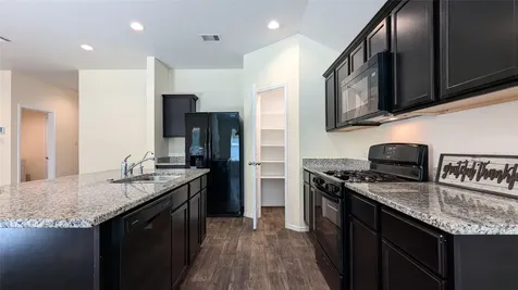 568 Road 5138 Cleveland TX 77327