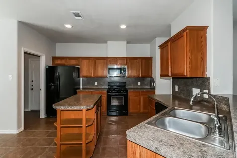 2017 Sandy Bank Lane Pearland TX 77581
