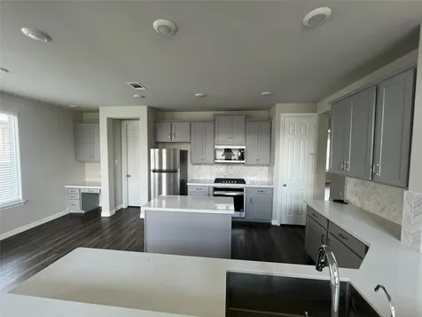 2638 Settler Hill Drive Fresno TX 77545