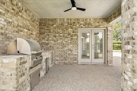 5915 Saratoga Springs Lane Houston TX 77041
