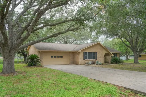 424 Candy Street El Campo TX 77437