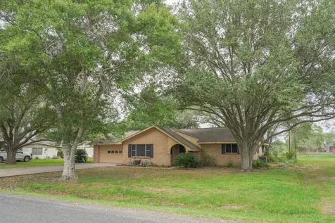 424 Candy Street El Campo TX 77437