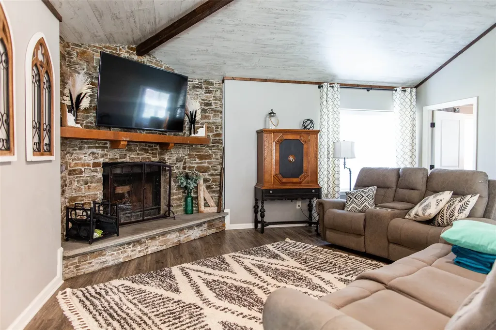 14902 Bernard Timbers Drive East Bernard TX 77435