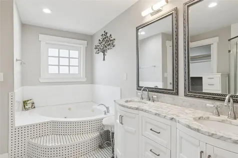 1910 East Avenue Katy TX 77493