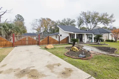 1910 East Avenue Katy TX 77493