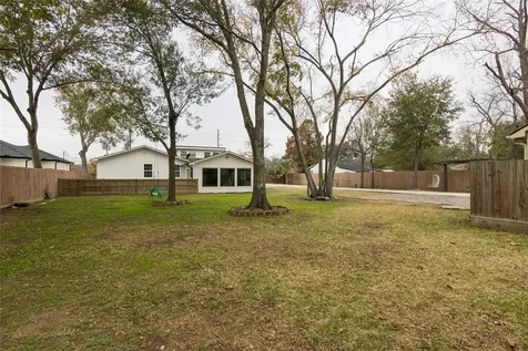 1910 East Avenue Katy TX 77493