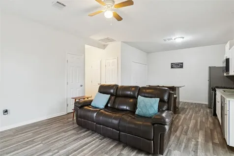 1910 East Avenue Katy TX 77493