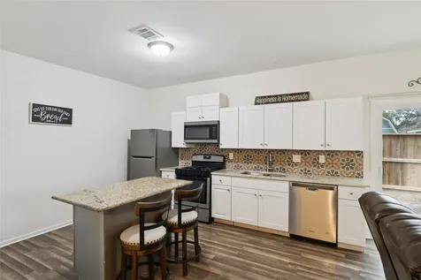 1910 East Avenue Katy TX 77493