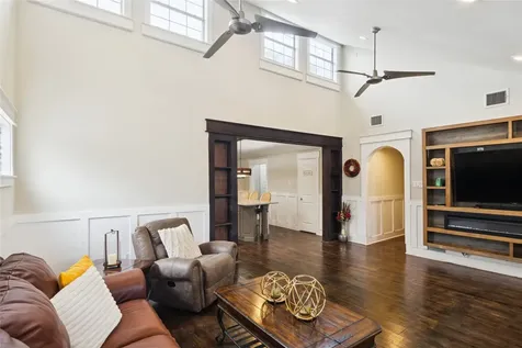 1910 East Avenue Katy TX 77493