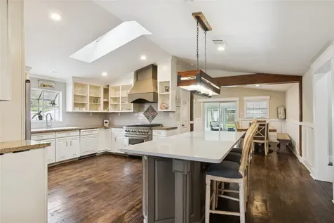1910 East Avenue Katy TX 77493