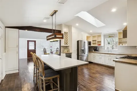 1910 East Avenue Katy TX 77493