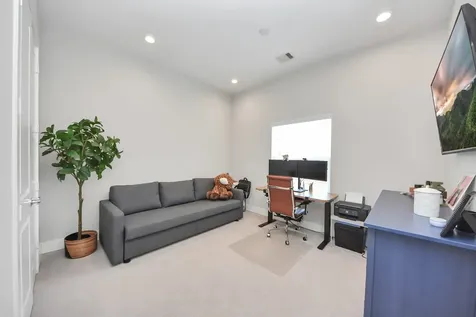 5619 Kansas Street B Houston TX 77007