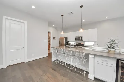 5619 Kansas Street B Houston TX 77007