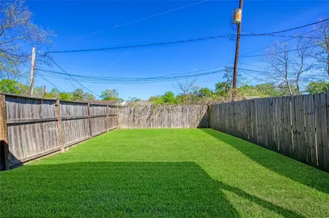 9306 Bean Street A Houston TX 77028