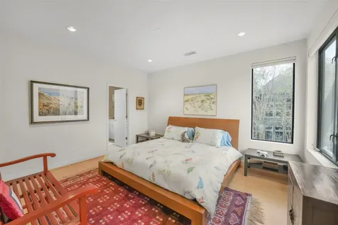 15 Hudson Circle Houston TX 77024