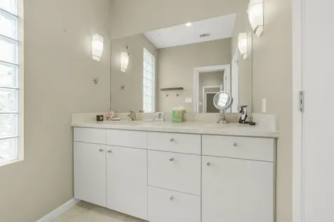 15 Hudson Circle Houston TX 77024