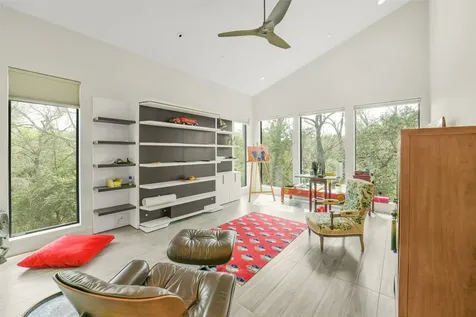 15 Hudson Circle Houston TX 77024