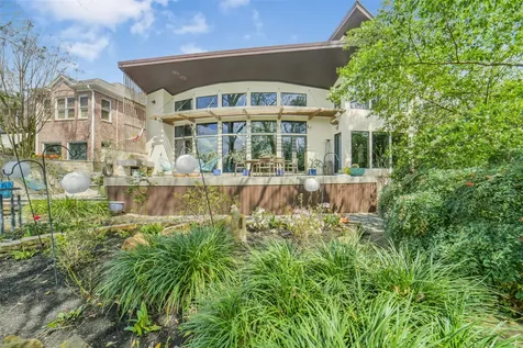 15 Hudson Circle Houston TX 77024