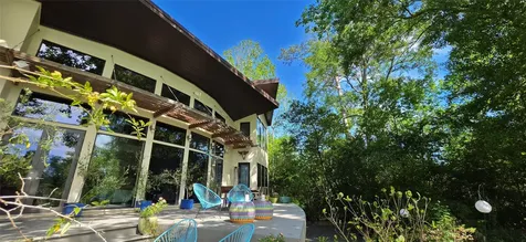 15 Hudson Circle Houston TX 77024