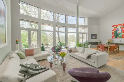 15 Hudson Circle Houston TX 77024