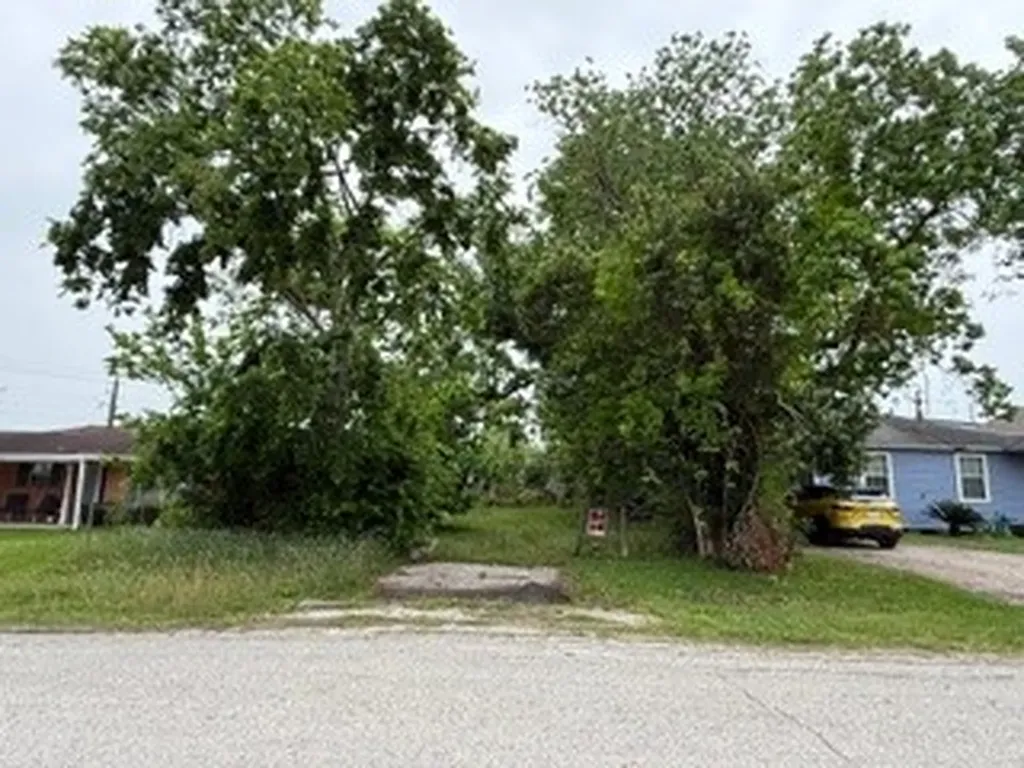 606 Nebraska Street South Houston TX 77587