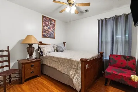 5231 Honeyvine Drive Houston TX 77048