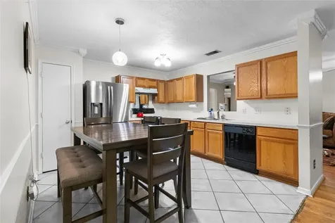 5231 Honeyvine Drive Houston TX 77048