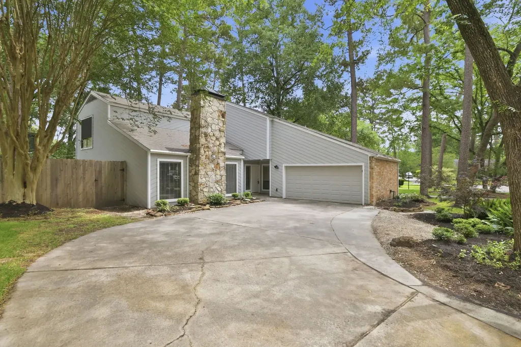 2119 Woodstream Drive Kingwood TX 77339