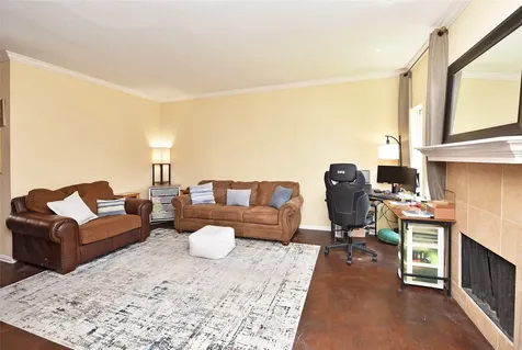 10811 Richmond Avenue 52 Houston TX 77042