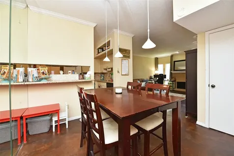 10811 Richmond Avenue 52 Houston TX 77042